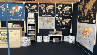 ✨ Retrouvez-nous au Salon Déco de La Rochelle ! ✨
📍 Stand A6
📅 24-29.09
Venez découvrir nos cartes du monde en bois, nos décorations murales originales et bien d’autres idées design pour votre intérieur 🌍🌿
👉 C’est l’occasion parfaite pour :
	•	Voir nos produits en vrai
	•	Poser toutes vos questions à notre équipe
	•	Profiter d’inspirations déco uniques
On vous attend nombreux pour partager notre passion du bois et de la créativité 🤎
#SalonDeco #LaRochelle #CreatifWood #DecorationInterieur #CarteDuMonde