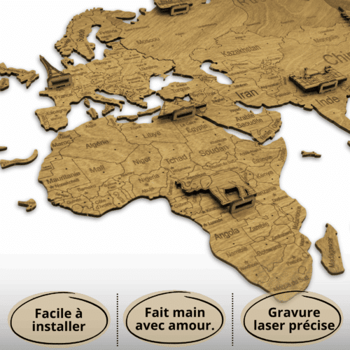 Carte du monde murale en bois