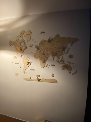Carte du monde en bois 2D Foncée photo review
